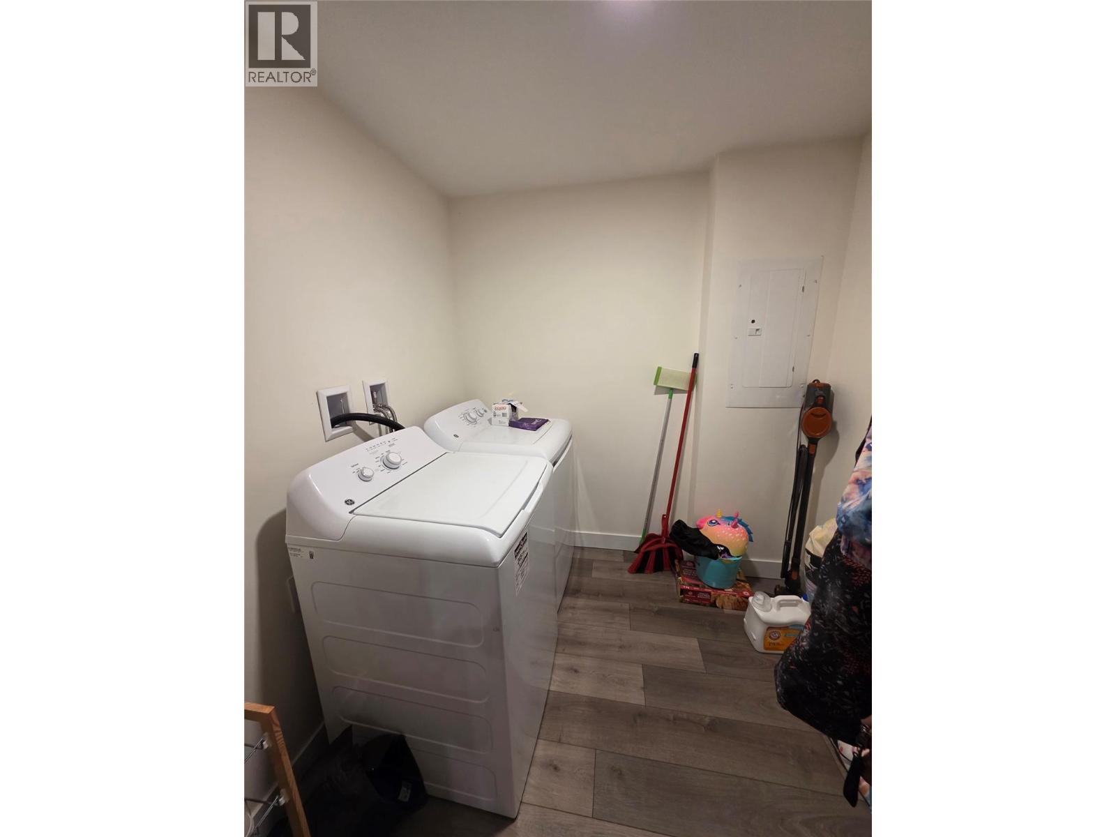 544 EDINBURGH Court, Kamloops