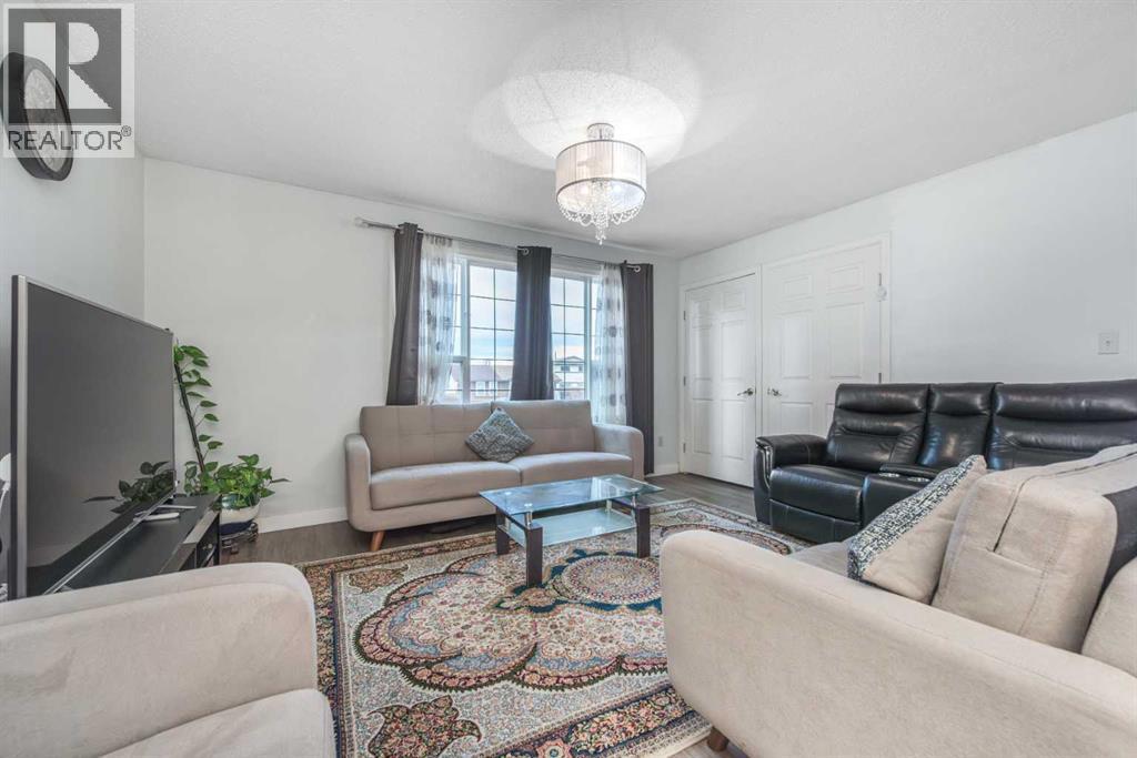 Single Family House Bi-level for Sale in  Rundleson Place NE Rundle Calgary 