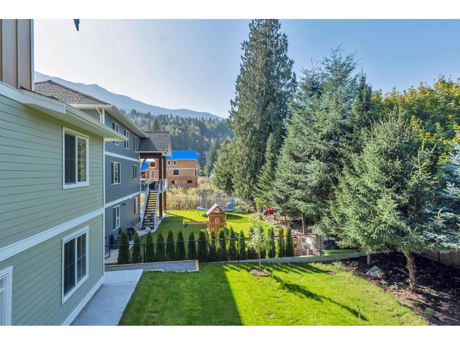 House in Chilliwack - Image 23