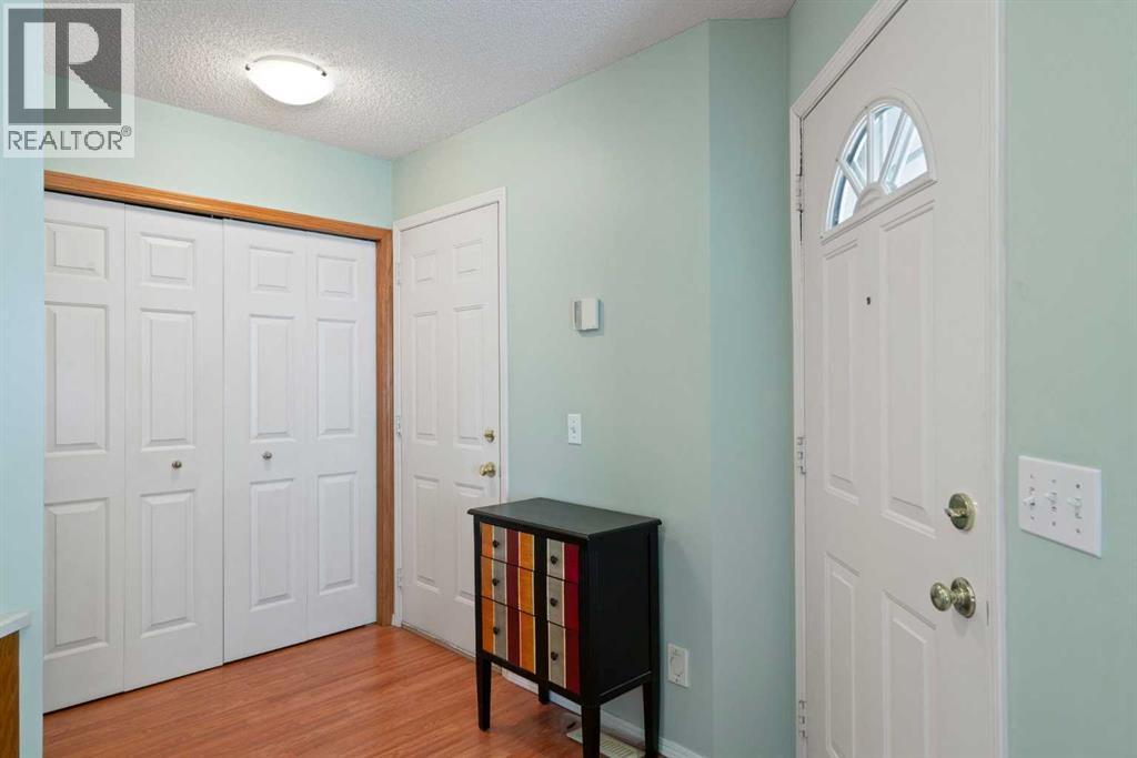 Single Family House for Sale in  Scenic Gardens NW Scenic Acres Calgary 