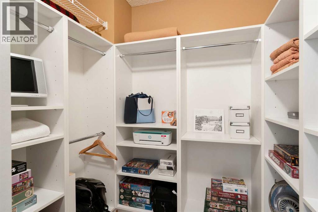 Single Family House for Sale in  Scenic Gardens NW Scenic Acres Calgary 