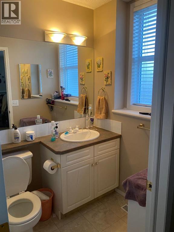 Single Family House 4 Level for Sale in  Prestwick Green SE McKenzie Towne Calgary 