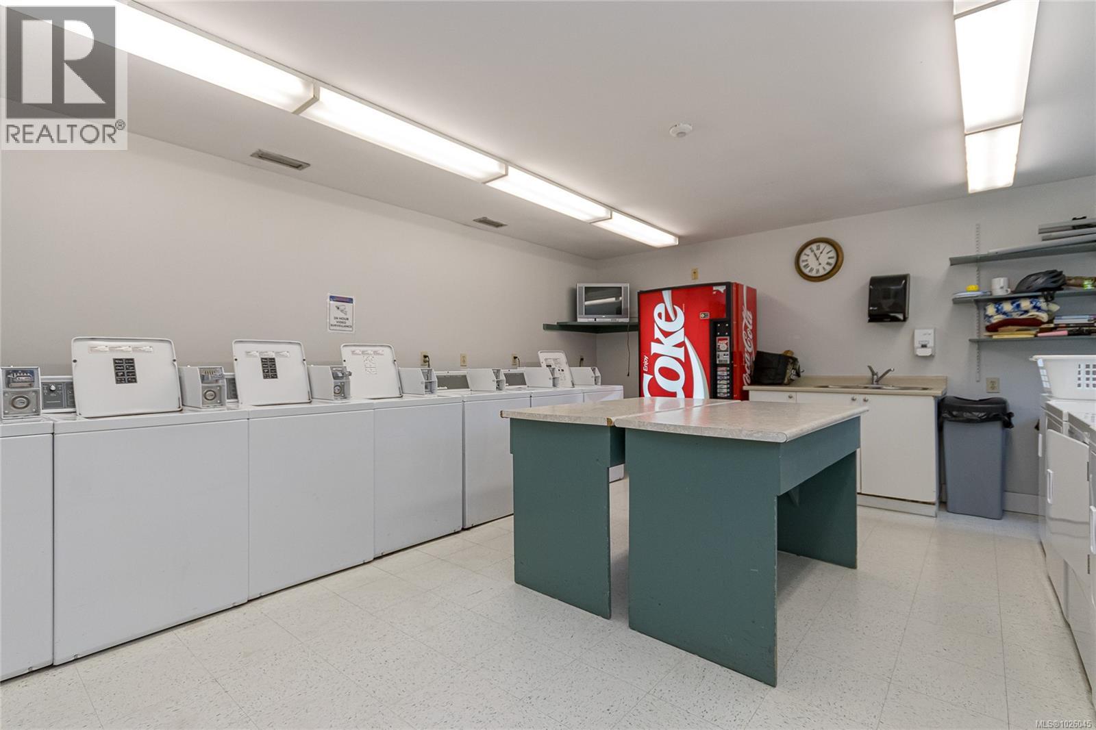 905 1630 Quadra Street, Victoria