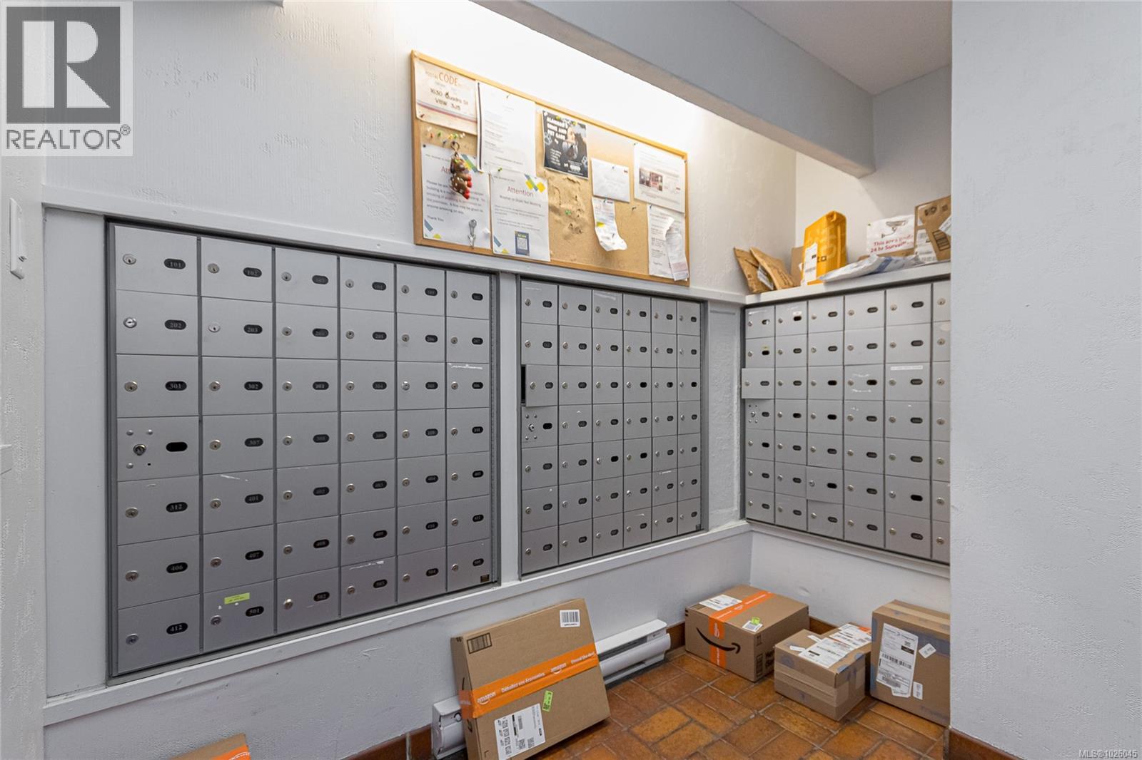 905 1630 Quadra Street, Victoria