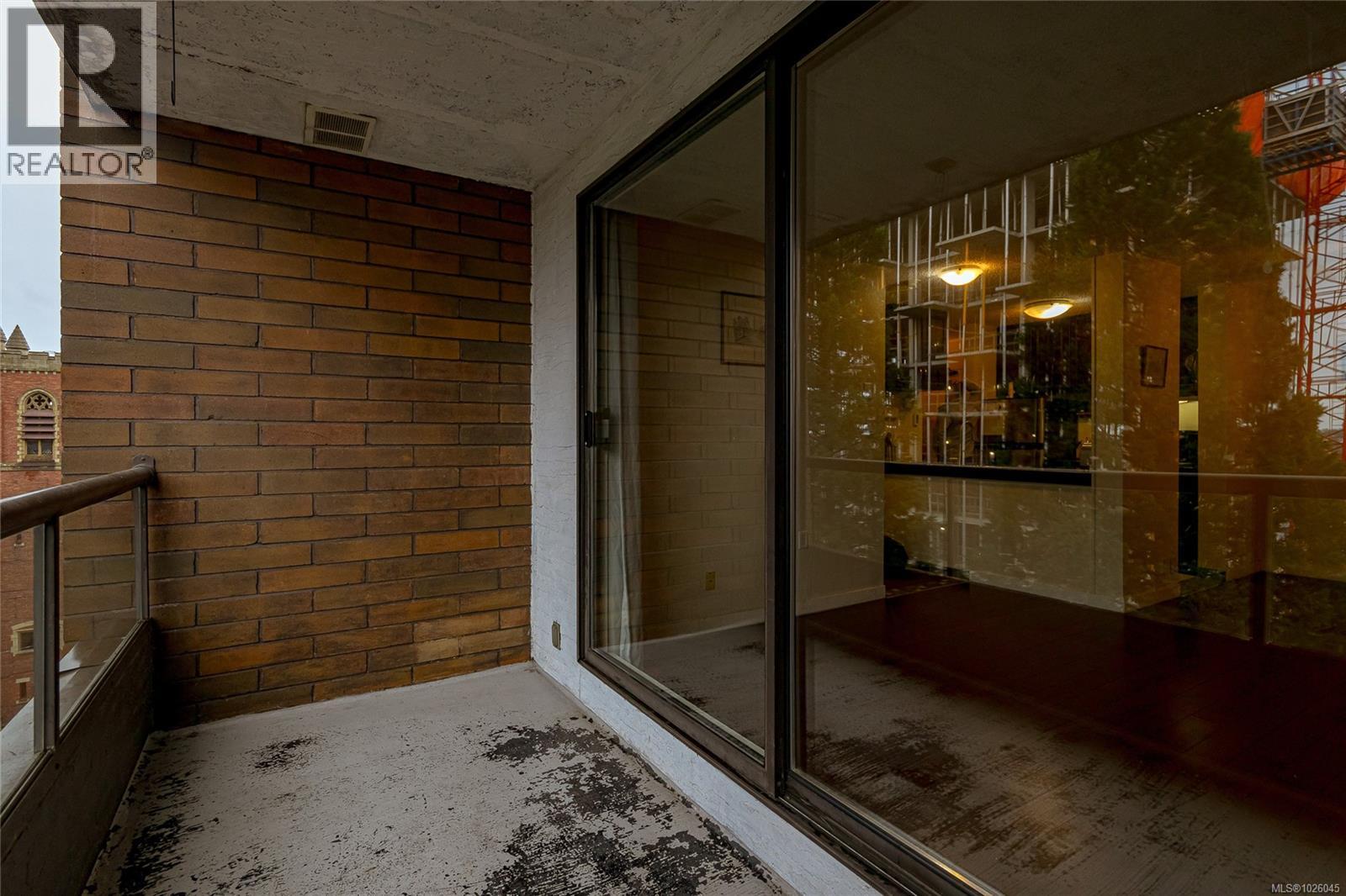 905 1630 Quadra Street, Victoria