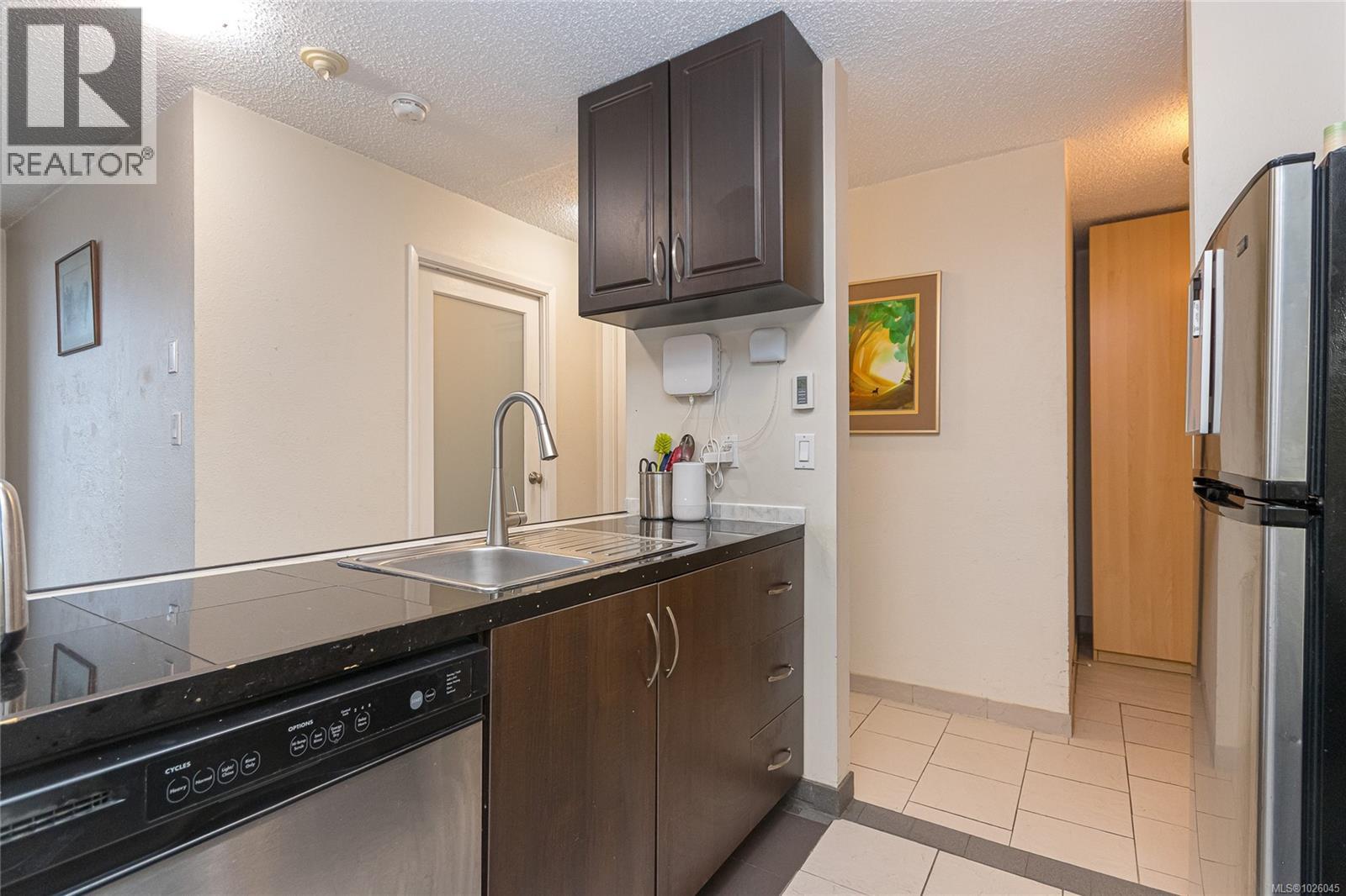 905 1630 Quadra Street, Victoria