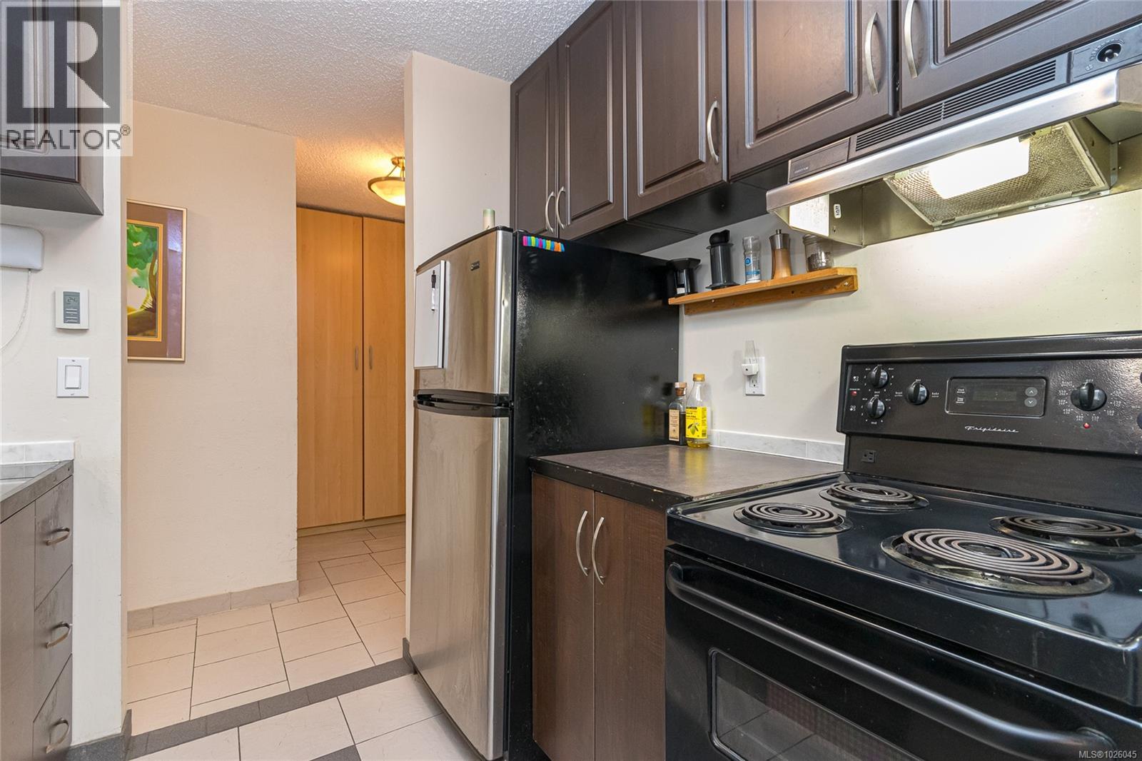 905 1630 Quadra Street, Victoria