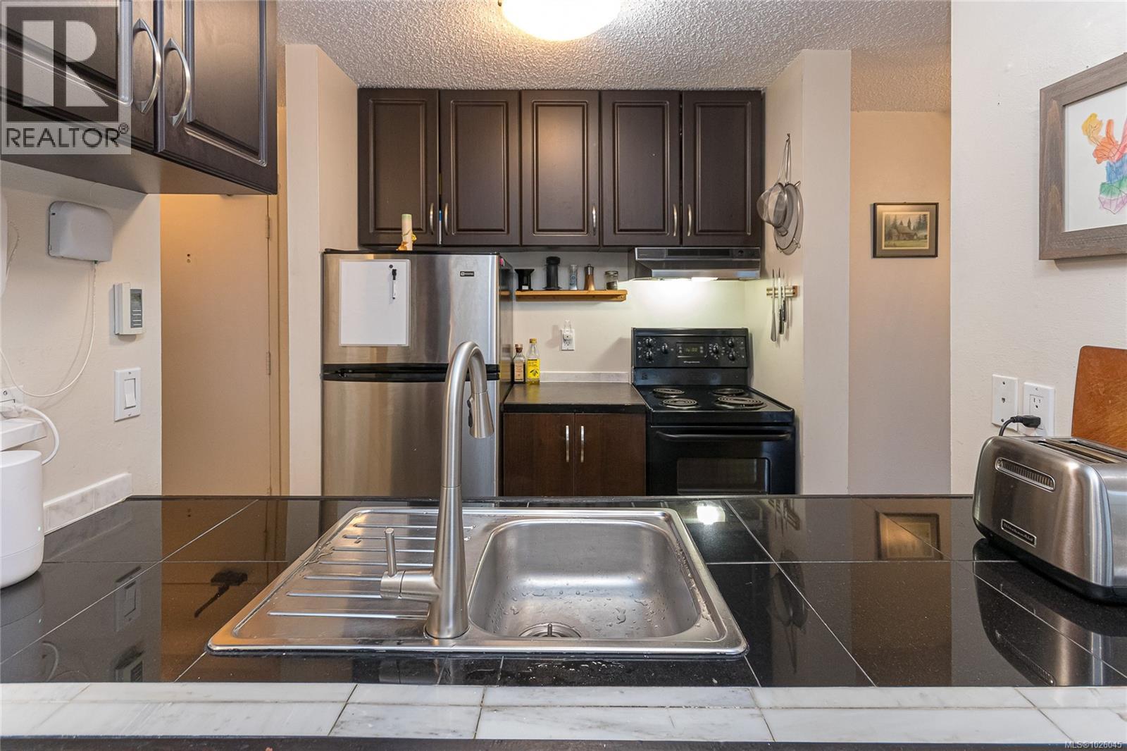 905 1630 Quadra Street, Victoria