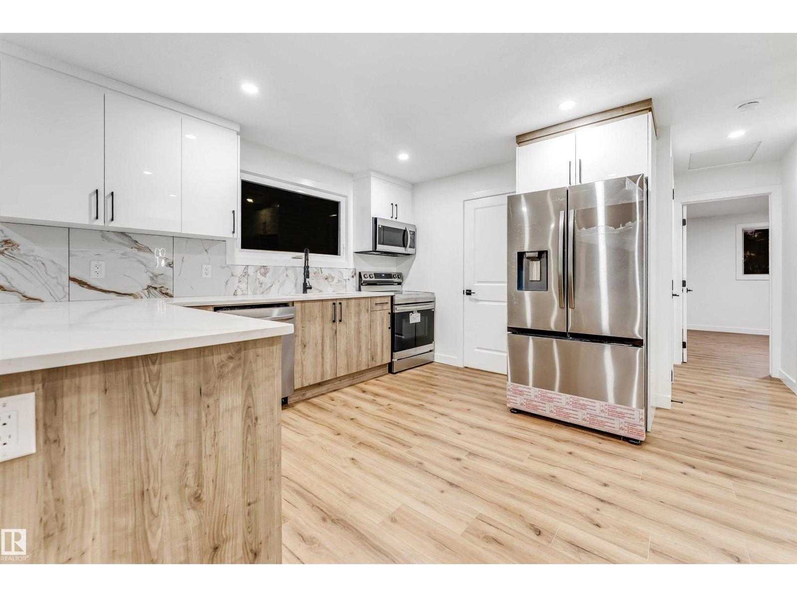 4616 32 AV NW, Edmonton