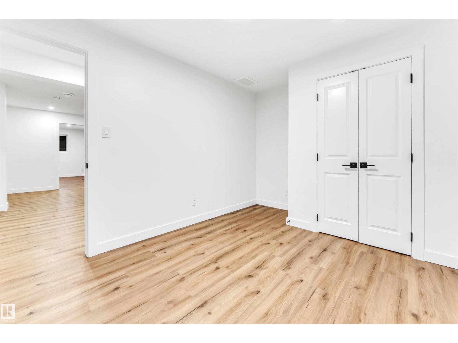 4616 32 AV NW, Edmonton