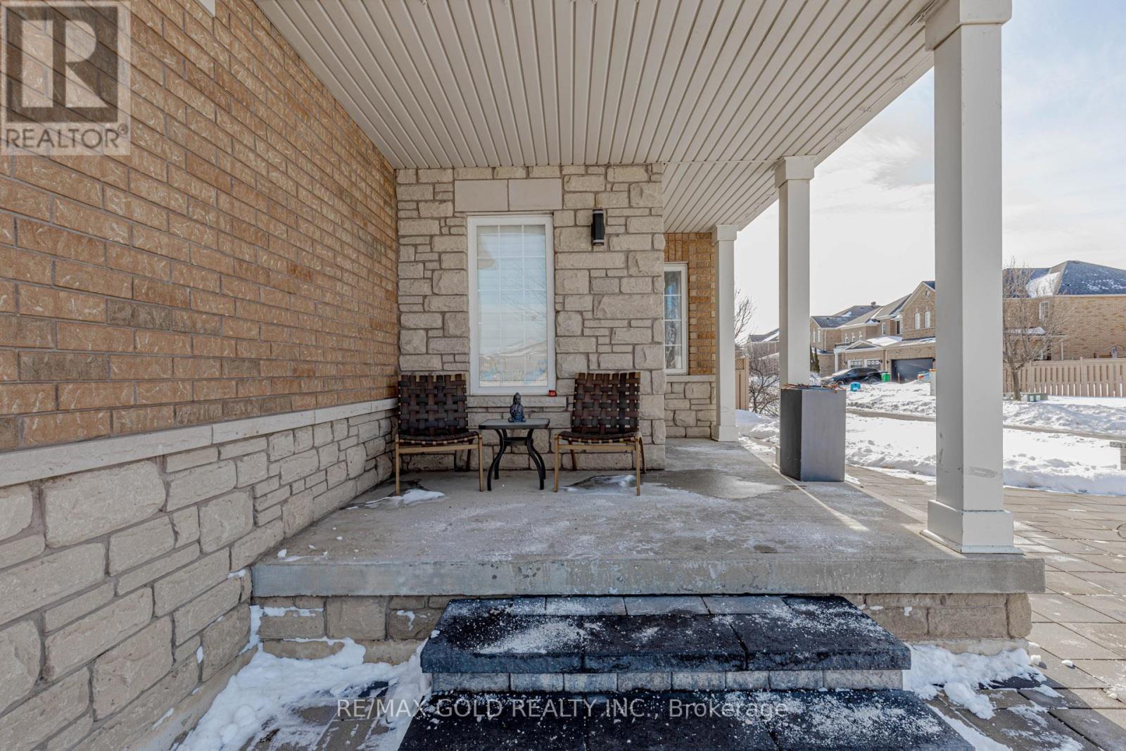 2 ORANMORE CRESCENT - Photo 4 of 46, Brampton (Credit Valley), Ontario