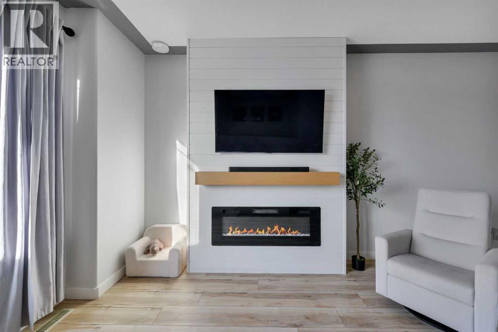 124 Heartland Crescent - Photo 5 of 36, Penhold, Alberta