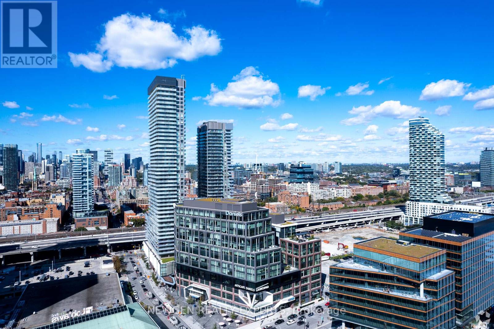 502 - 130 QUEENS QUAY E