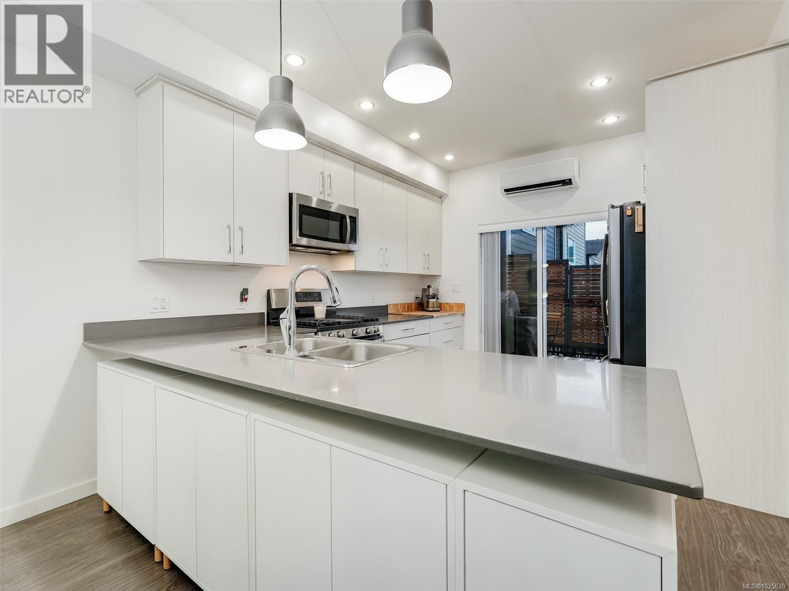  3360 Crossbill Terrace, Langford