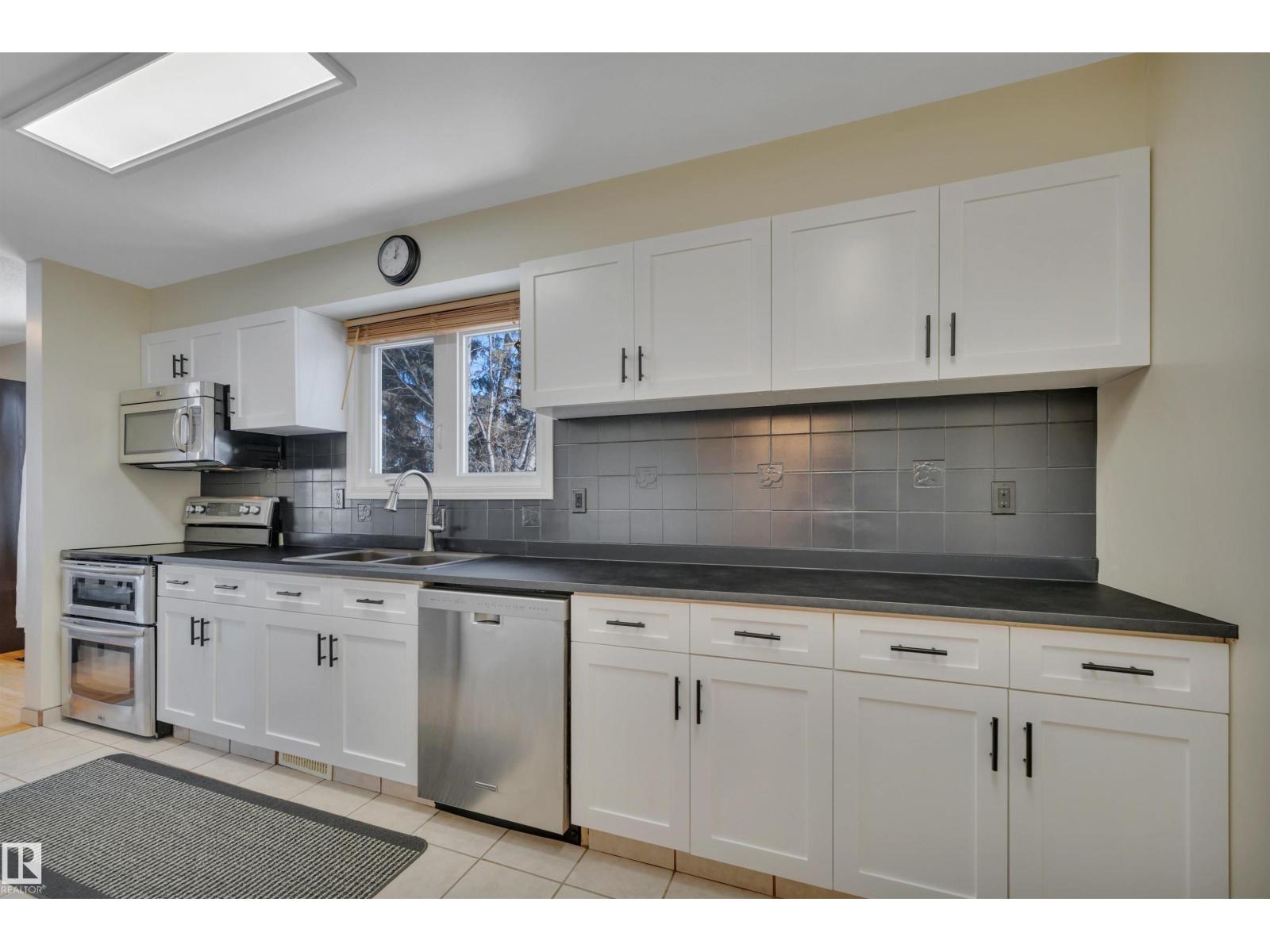 17062 100 ST NW, Edmonton