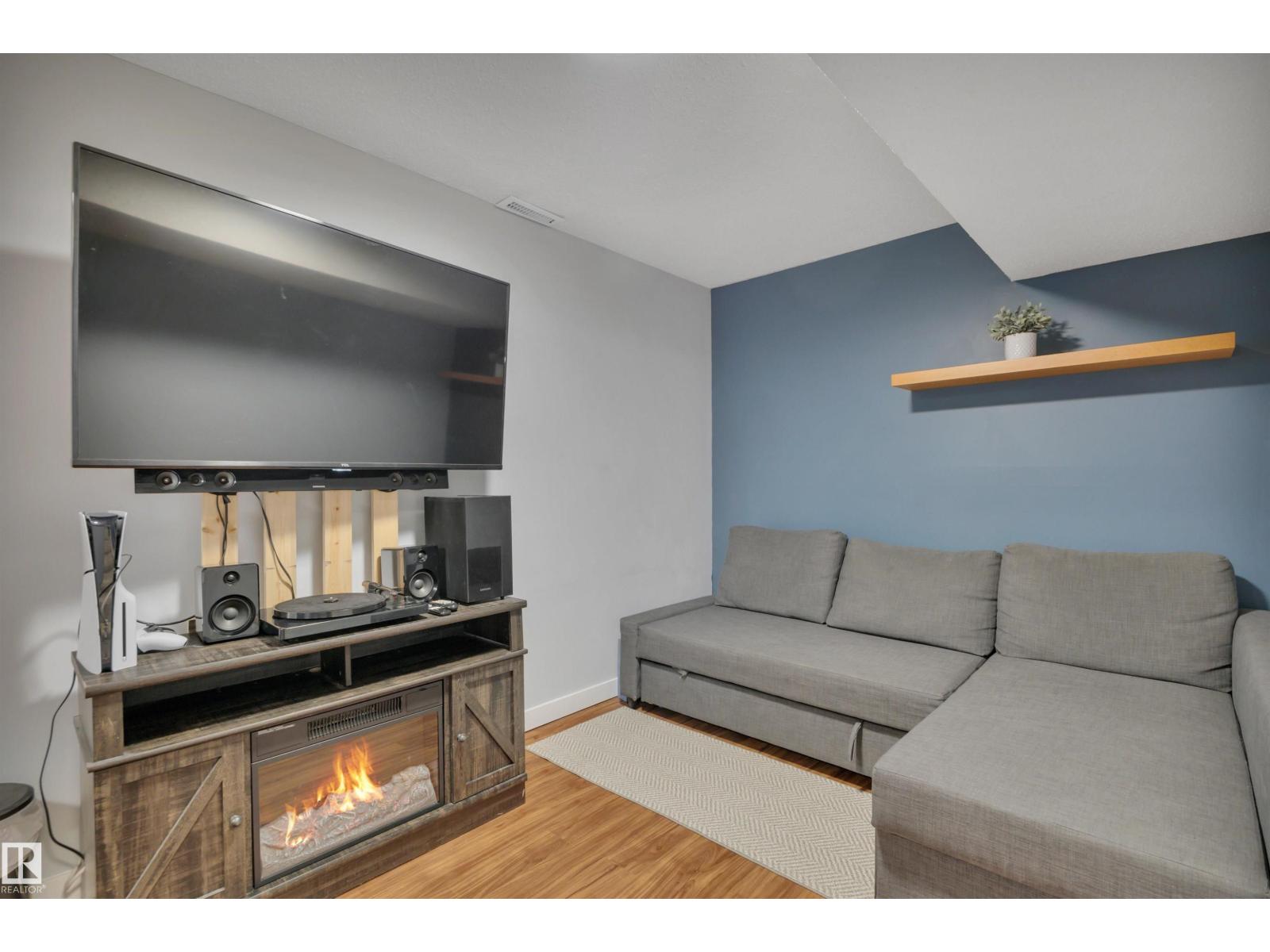 17062 100 ST NW, Edmonton