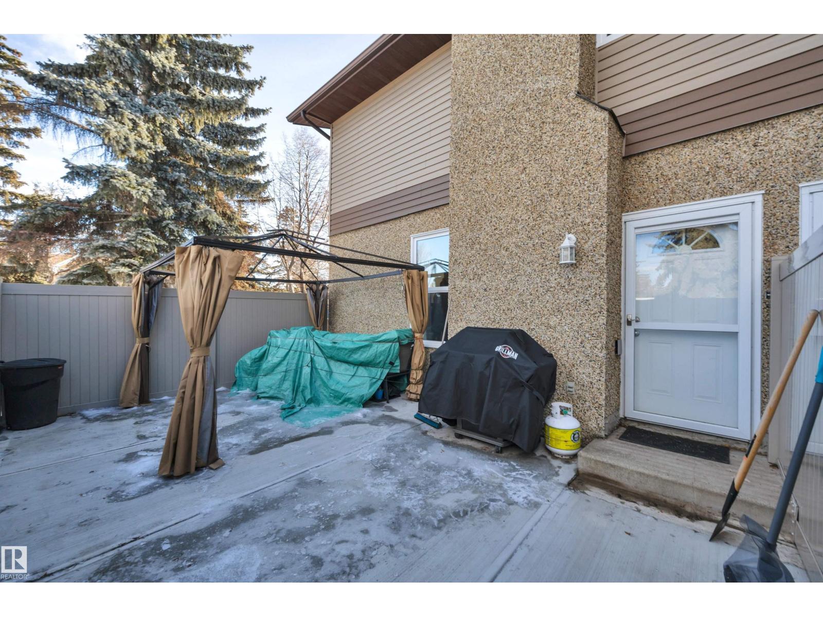 17062 100 ST NW, Edmonton