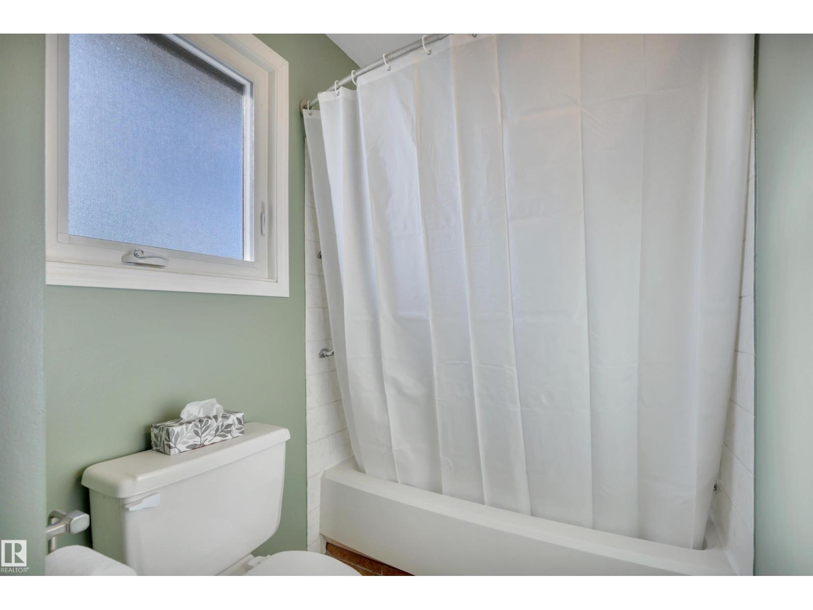 17062 100 ST NW, Edmonton