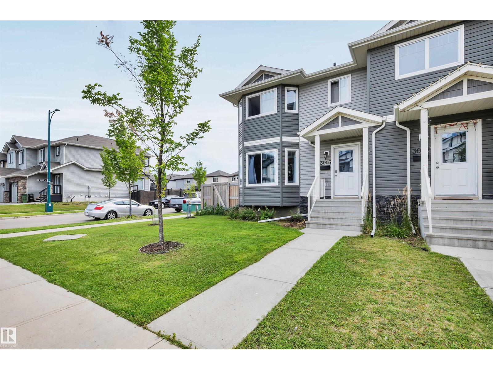 3003 16 AV NW, Edmonton