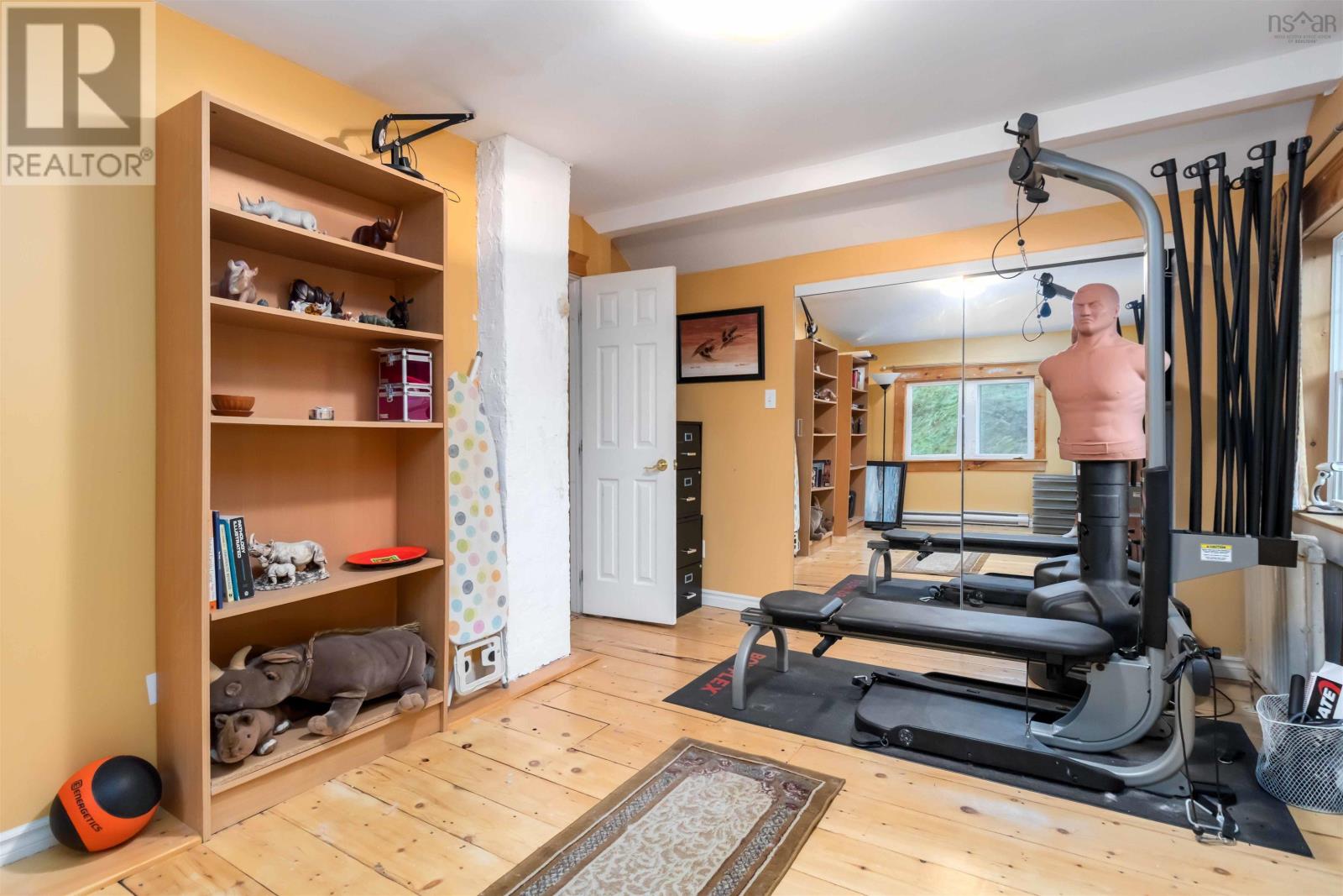 Property 17 of 21 of 949 McLean Street