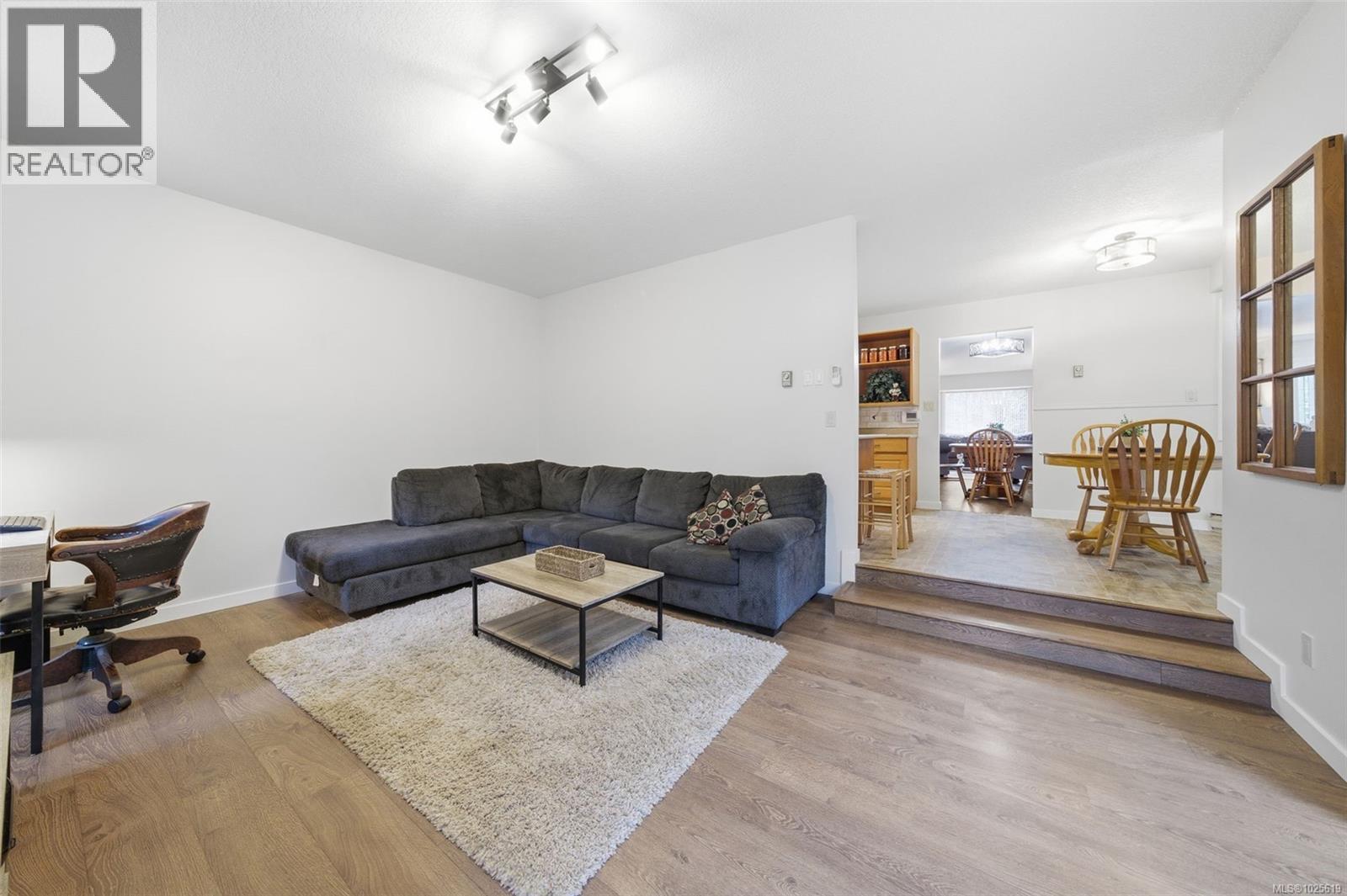 203 Greendale Rd, Lake Cowichan