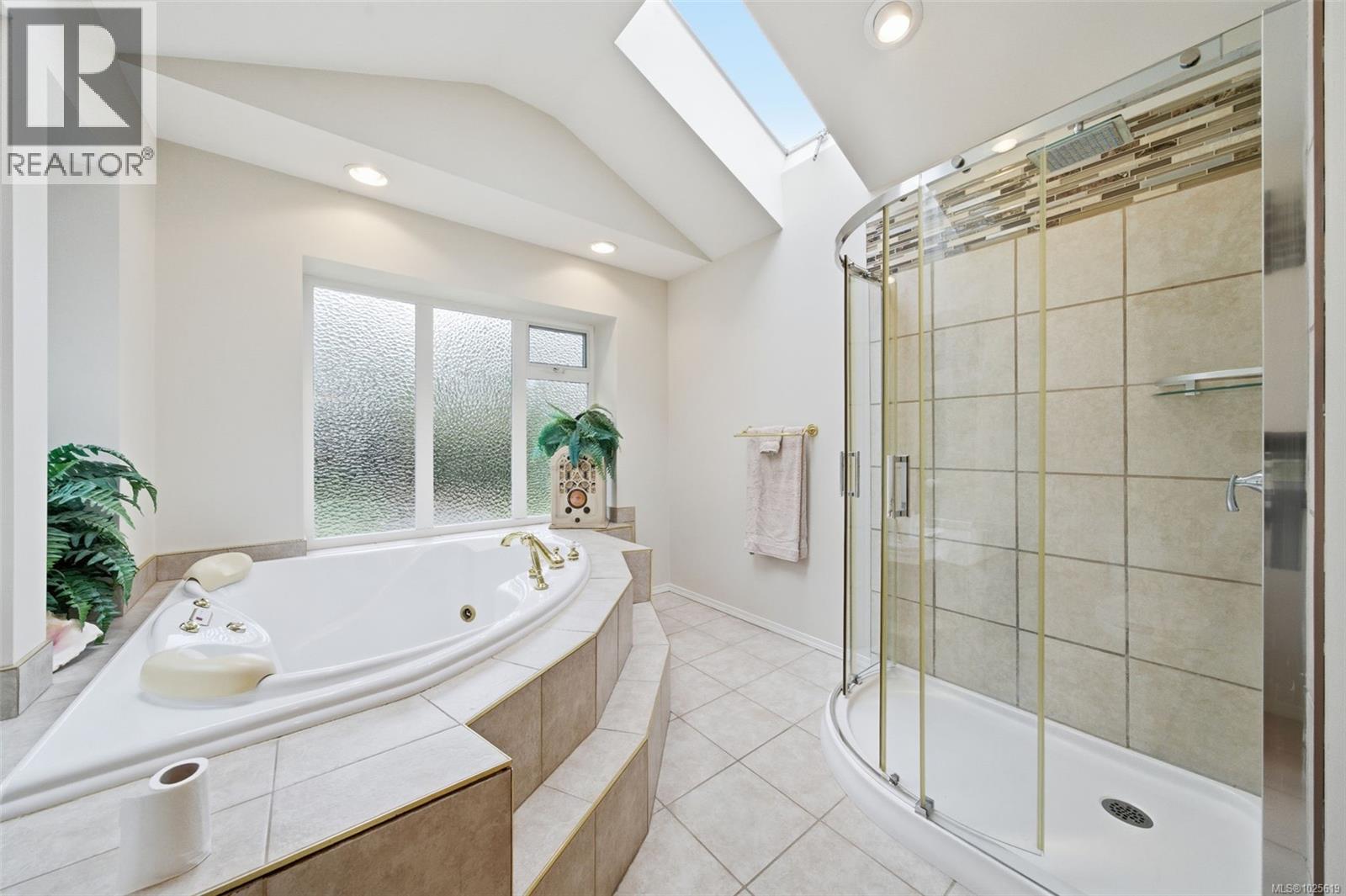 203 Greendale Rd, Lake Cowichan