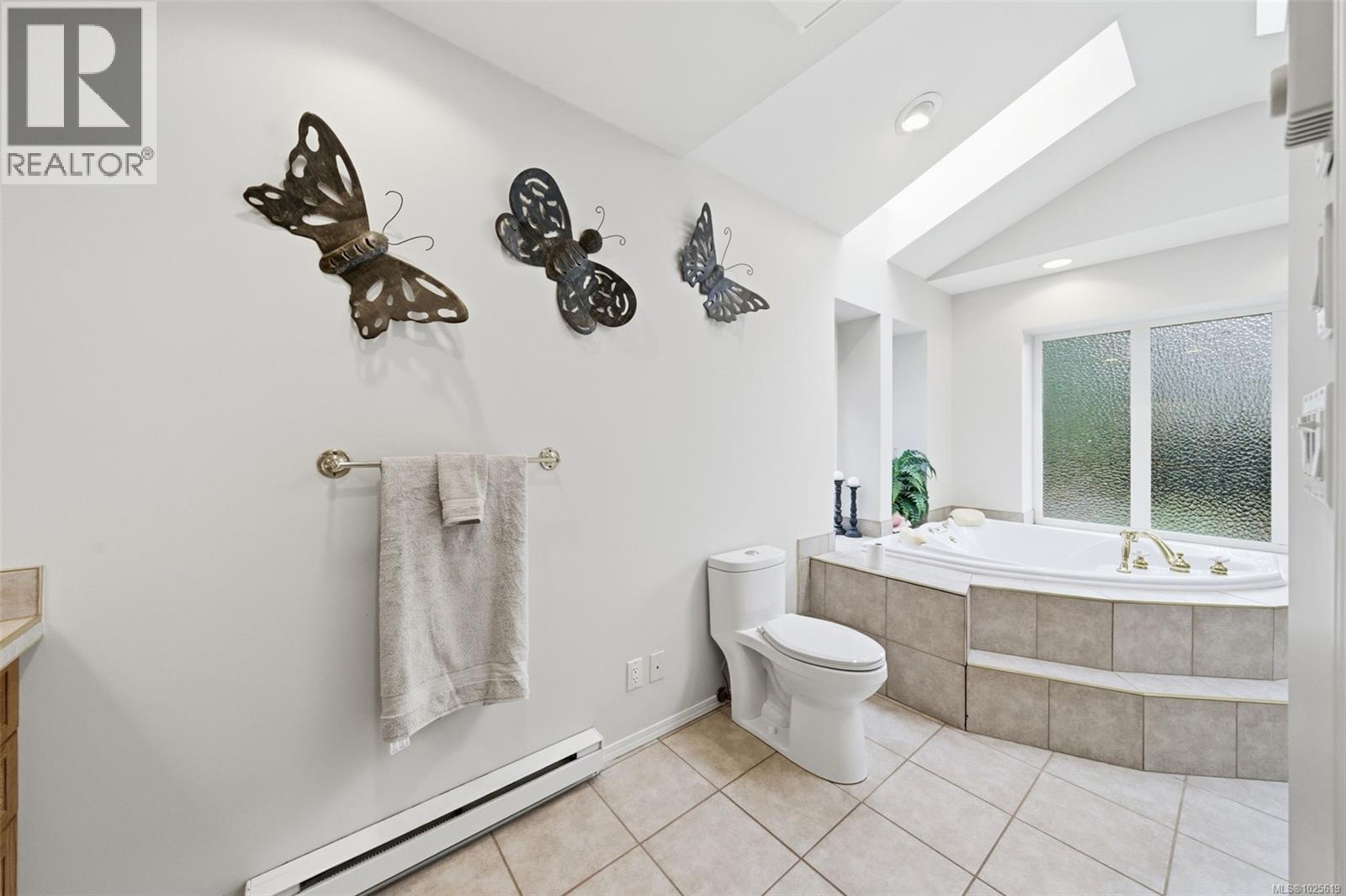 203 Greendale Rd, Lake Cowichan