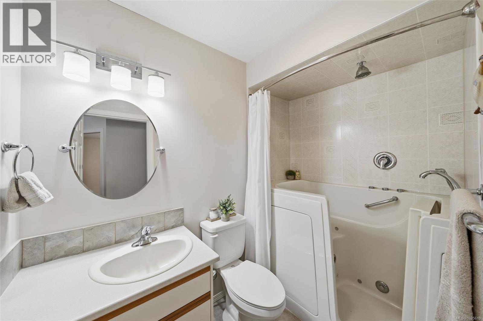 203 Greendale Rd, Lake Cowichan