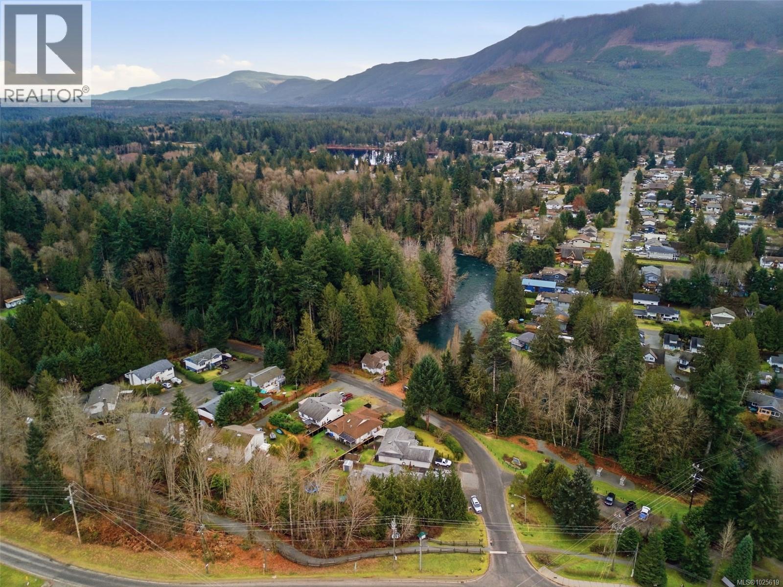 203 Greendale Rd, Lake Cowichan