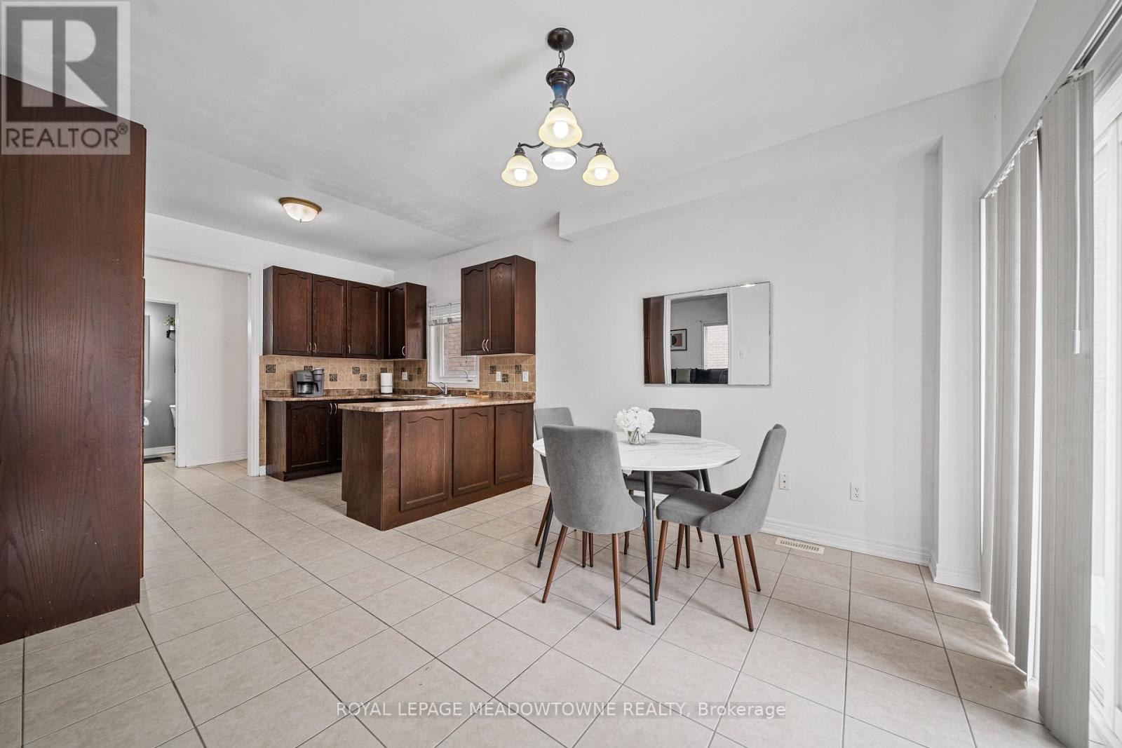 Single Family House for Sale in  NEW HAMPSHIRE COURT Brampton (Westgate) 