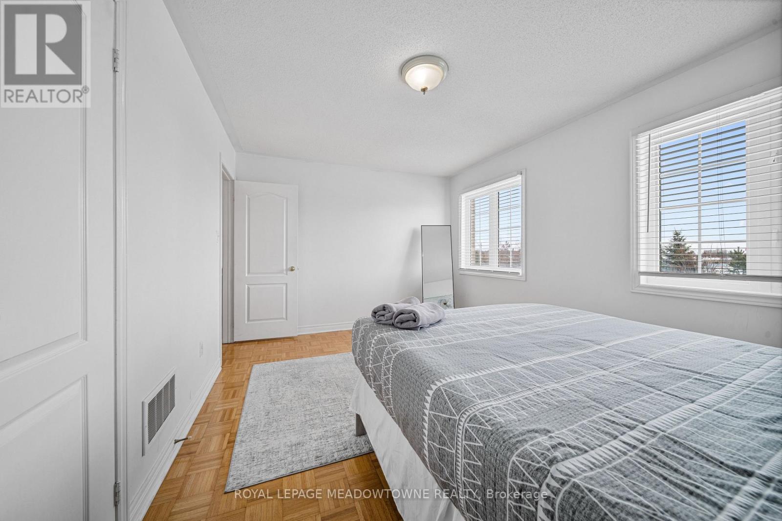 Single Family House for Sale in  NEW HAMPSHIRE COURT Brampton (Westgate) 