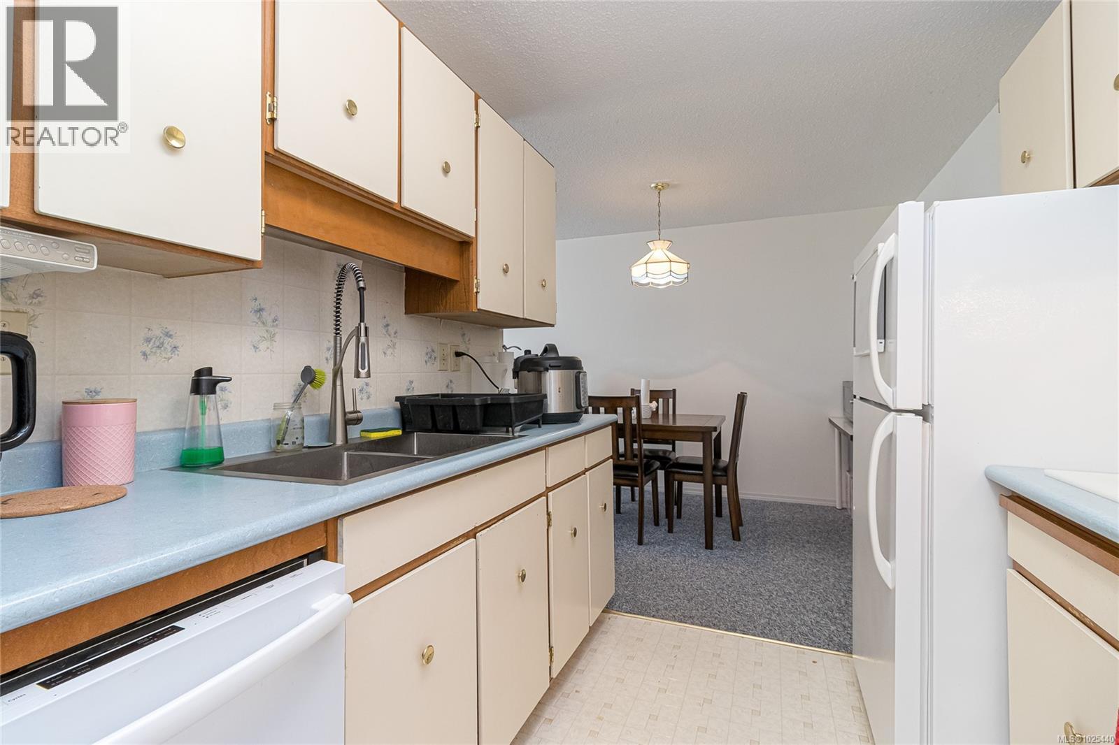 204 710 Lampson St, Esquimalt