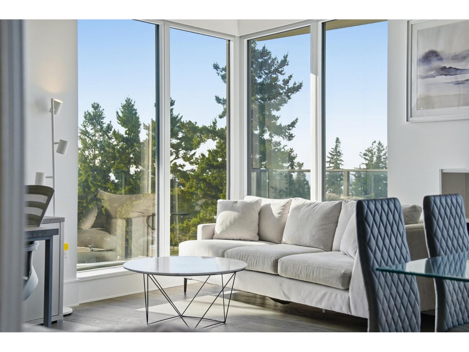 602 1500 MARTIN STREET, White Rock