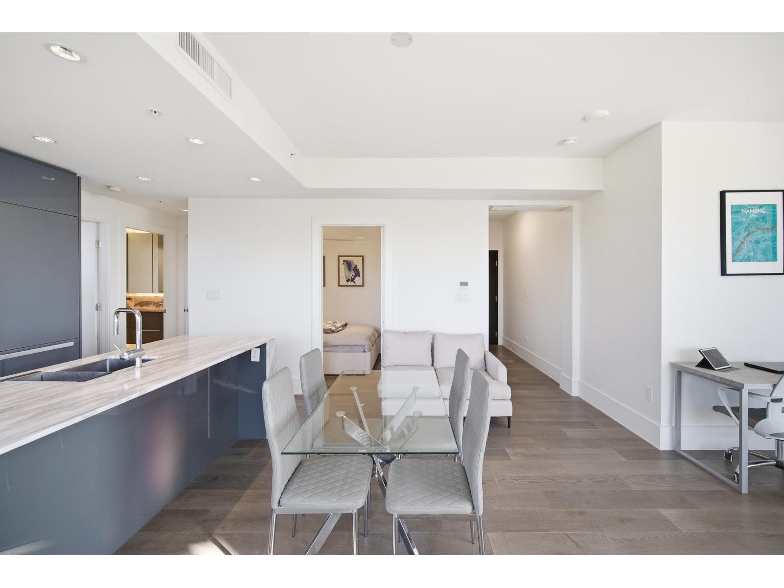 602 1500 MARTIN STREET, White Rock