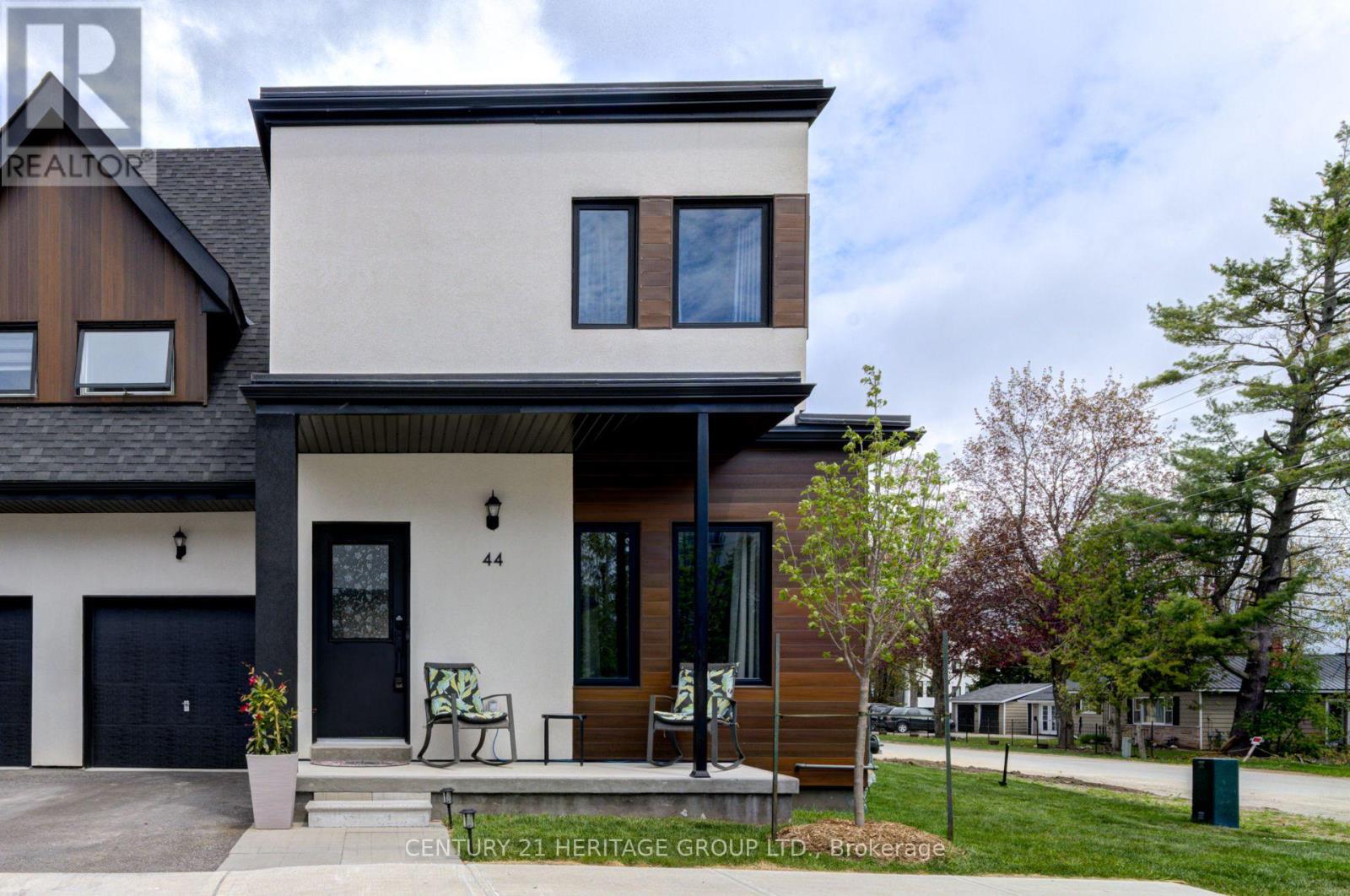 44 RUBY CRESCENT - Photo 2 of 49, Orillia, Ontario