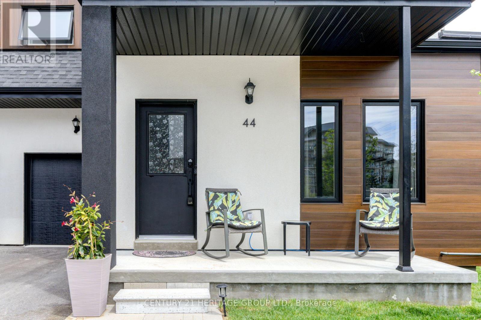 44 RUBY CRESCENT - Photo 3 of 49, Orillia, Ontario