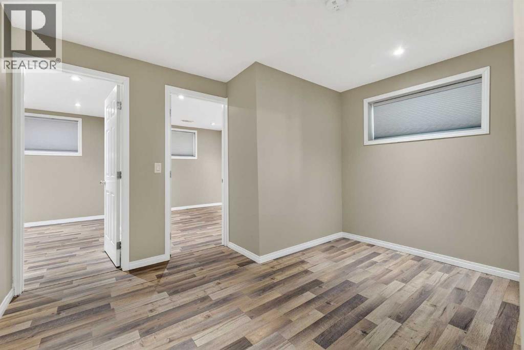 Single Family House 4 Level for Sale in  Saddlebrook Gardens NE Saddle Ridge Calgary 