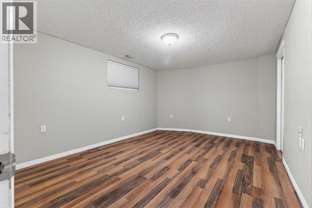 Single Family House 4 Level for Sale in  Saddlebrook Gardens NE Saddle Ridge Calgary 