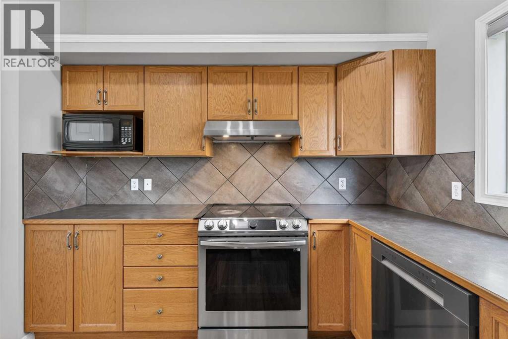 Single Family House 4 Level for Sale in  Saddlebrook Gardens NE Saddle Ridge Calgary 