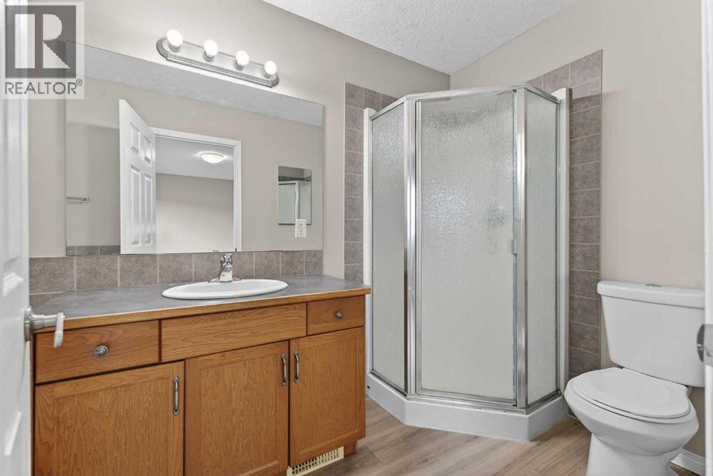 Single Family House 4 Level for Sale in  Saddlebrook Gardens NE Saddle Ridge Calgary 