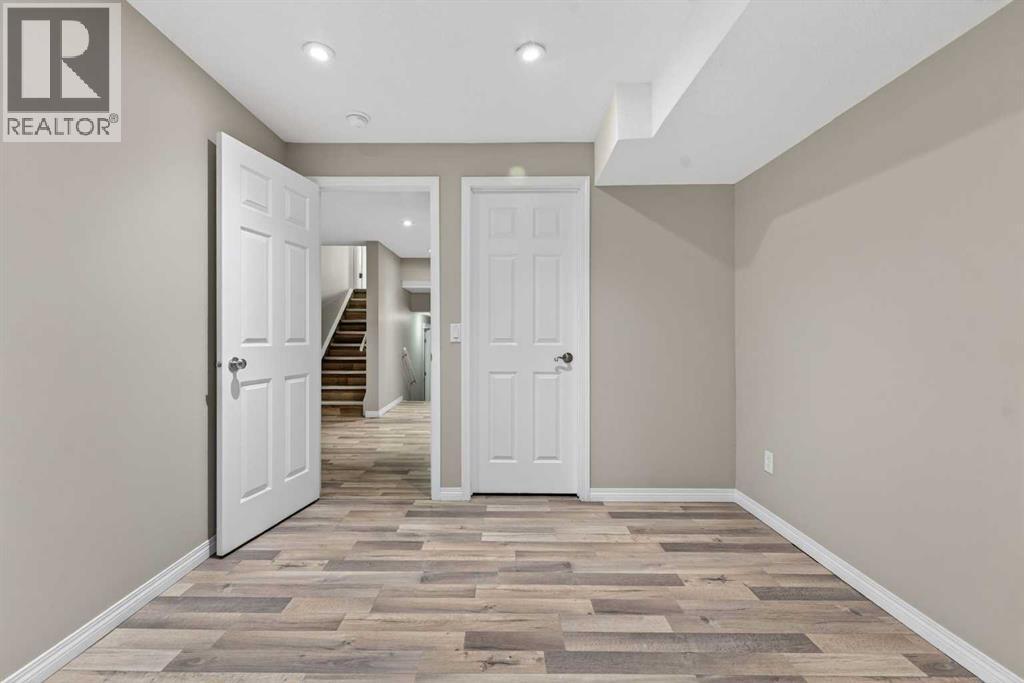 Single Family House 4 Level for Sale in  Saddlebrook Gardens NE Saddle Ridge Calgary 