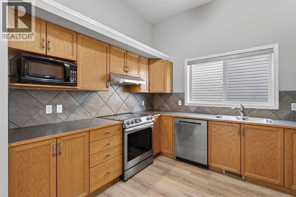 Single Family House 4 Level for Sale in  Saddlebrook Gardens NE Saddle Ridge Calgary 