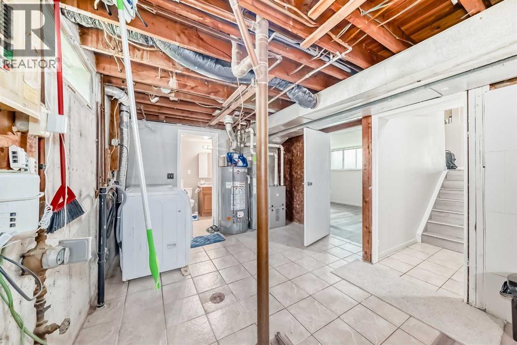 Single Family House Bi-level for Sale in  Fortalice Crescent SE Forest Heights Calgary 