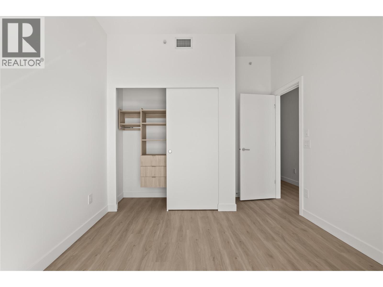 2107 238 Leon Avenue, Kelowna