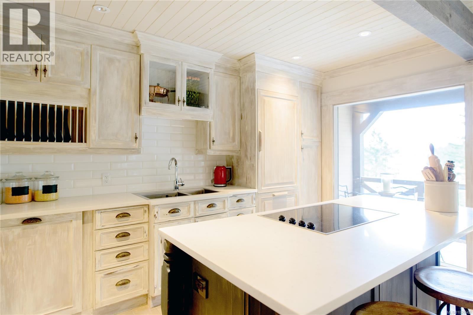  4573 Prospect Lake Road, Saanich