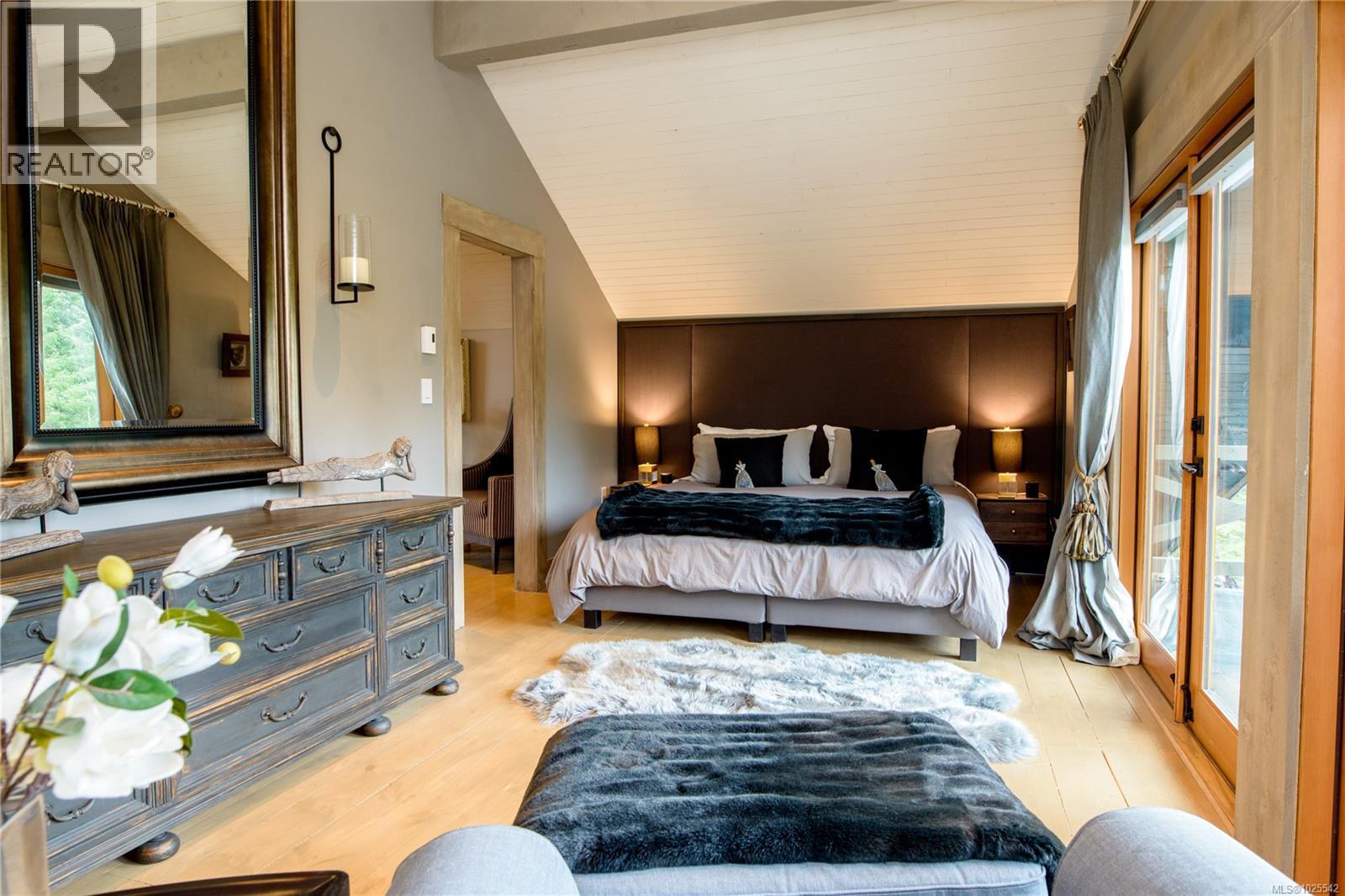  4573 Prospect Lake Road, Saanich