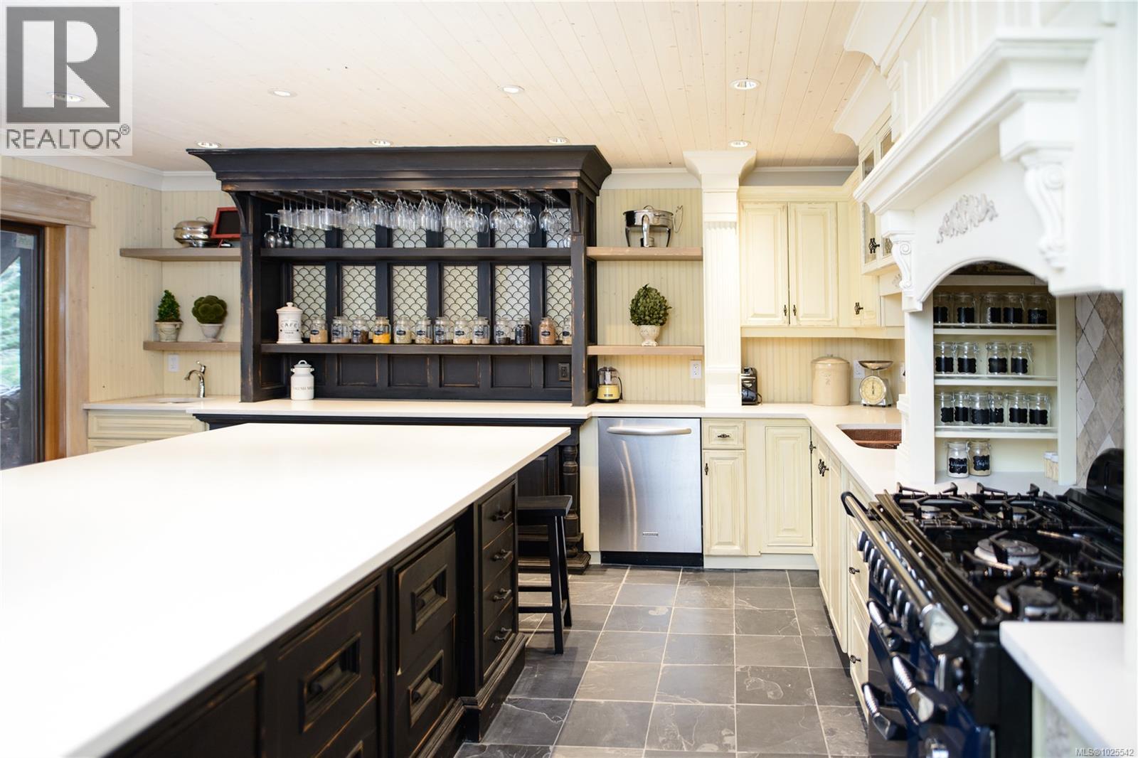  4573 Prospect Lake Road, Saanich