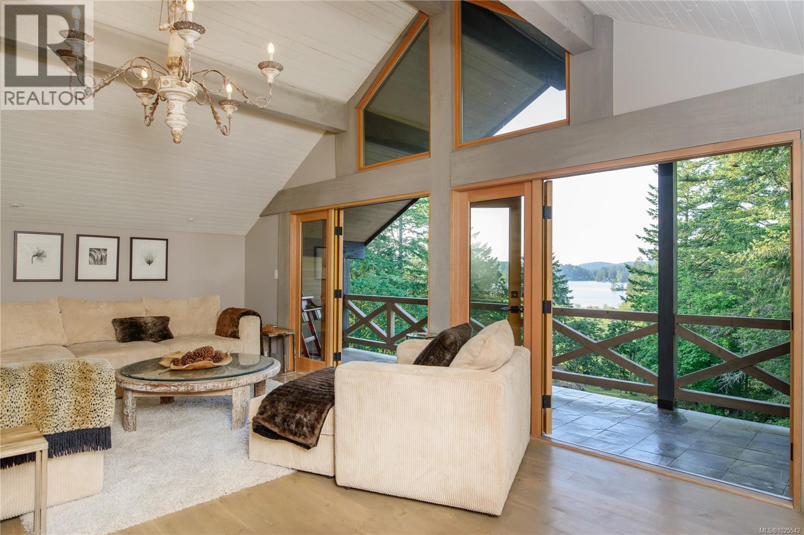  4573 Prospect Lake Road, Saanich