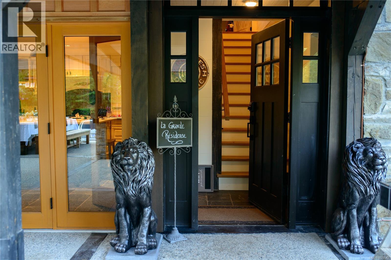  4573 Prospect Lake Road, Saanich