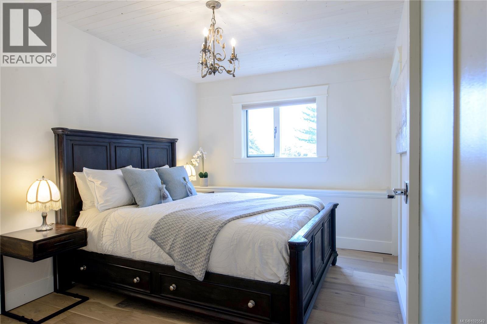  4573 Prospect Lake Road, Saanich